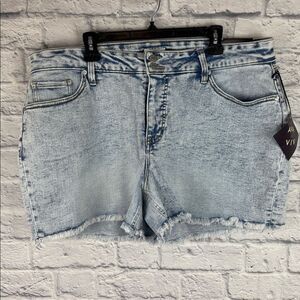 Ava & Viv Women's Light Blue Denim Shorts Size 20W NWT